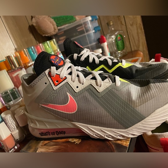 Women’s basketball or athletic shoes. Only worn twice and I got injured. - Picture 1 of 4